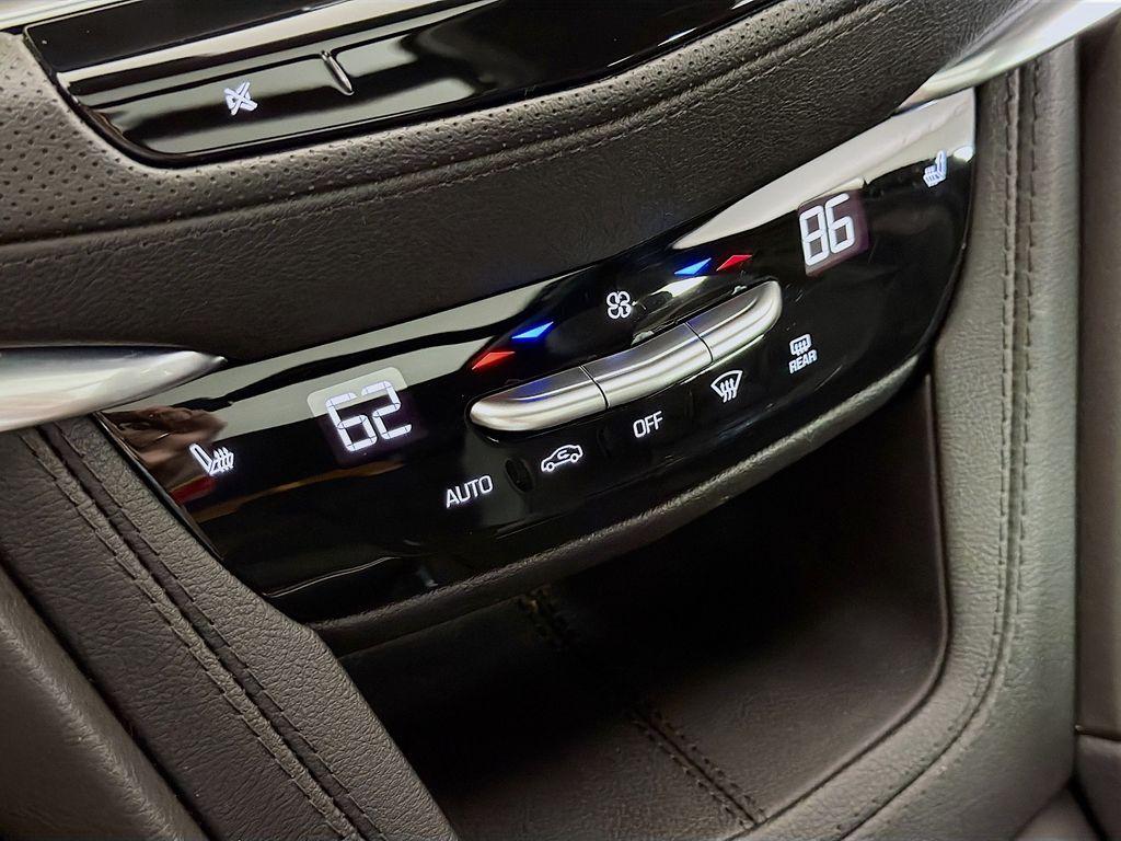 2024 Cadillac XT6 LUXURY AWD thumbnail 17