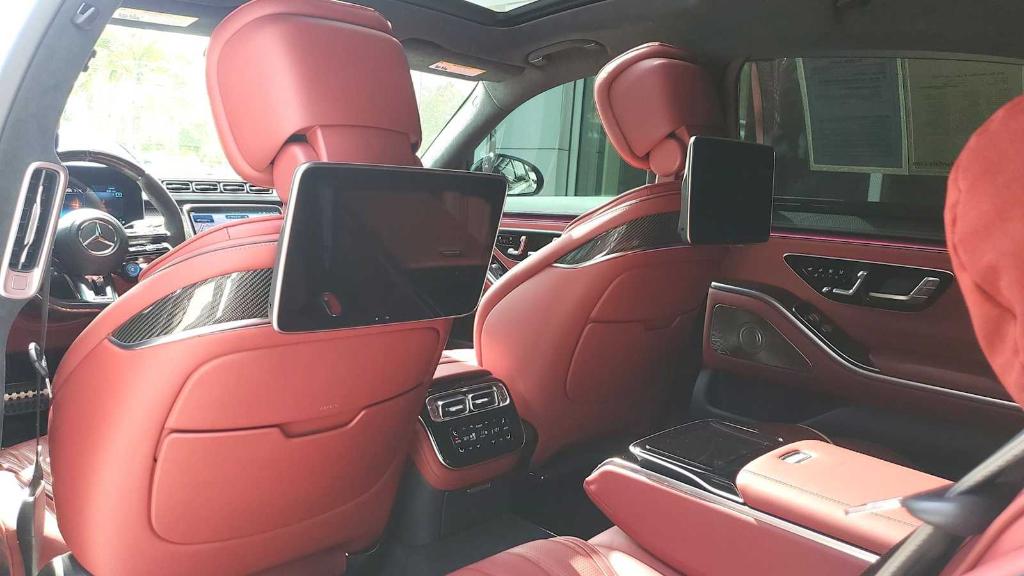 2024 Mercedes-BENZ AMG S 63 E BASE — миниатюра 18