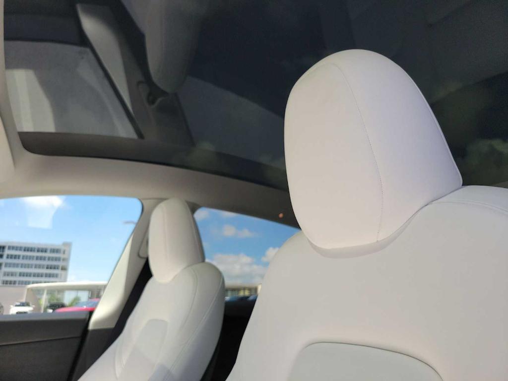2024 Tesla MODEL Y LONG RANGE — миниатюра 18