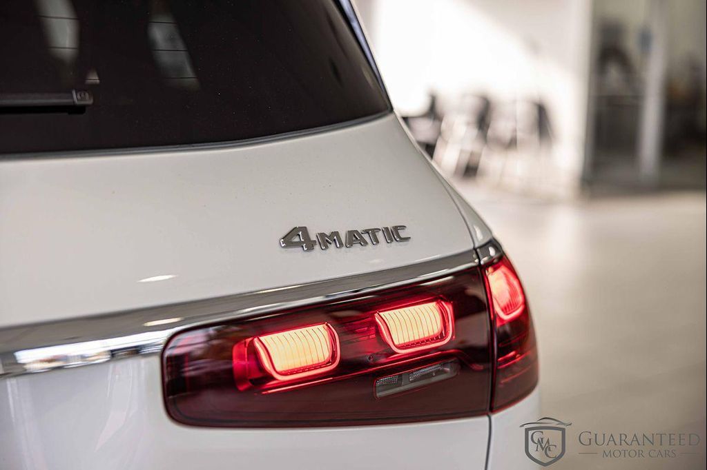 2024 Mercedes-BENZ GLS — миниатюра 17
