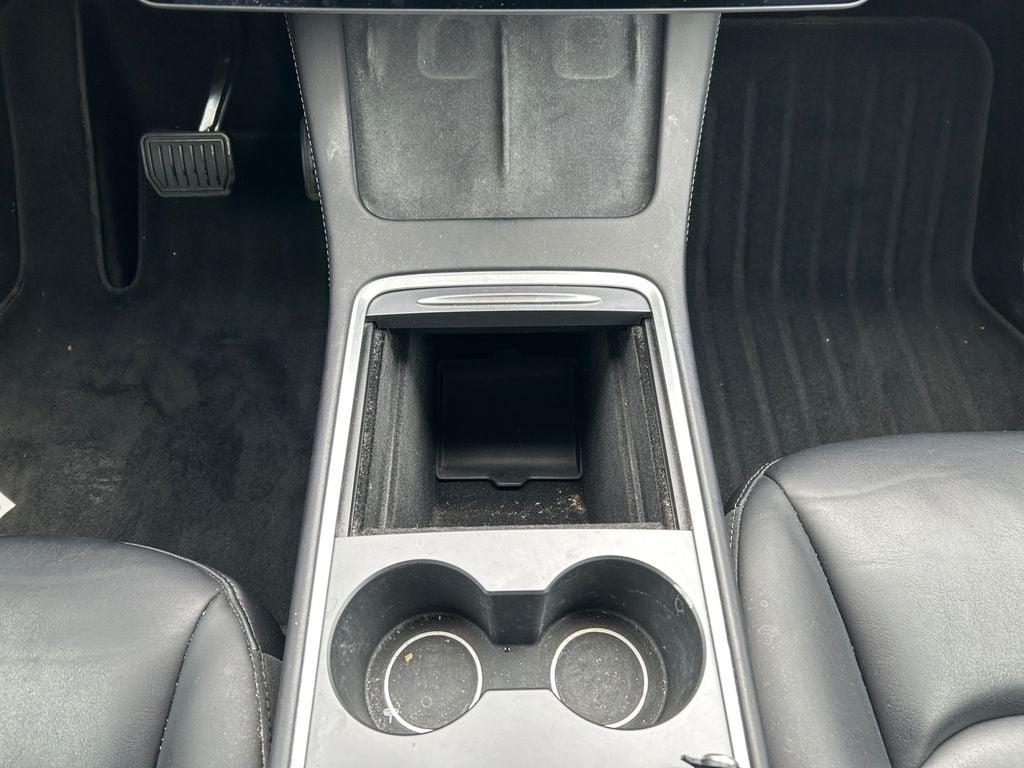 TESLA MODEL Y LONG RANGE - 9