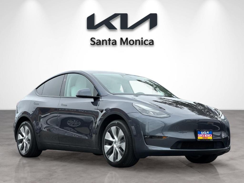TESLA MODEL Y LONG RANGE - 8
