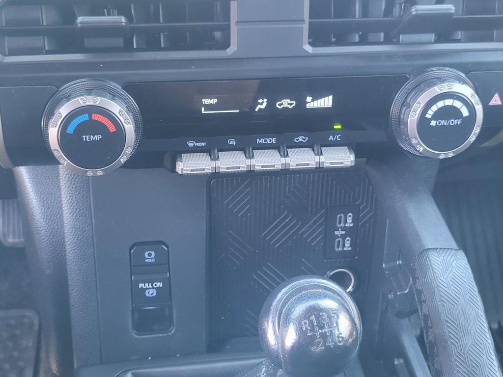 2024 Toyota TACOMA SR thumbnail 24