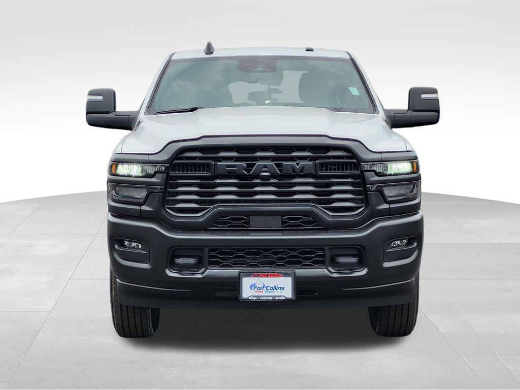 صورة 4 لـ 2026 RAM 3500 TRADESMAN CREW CAB 4X4 8' BOX
