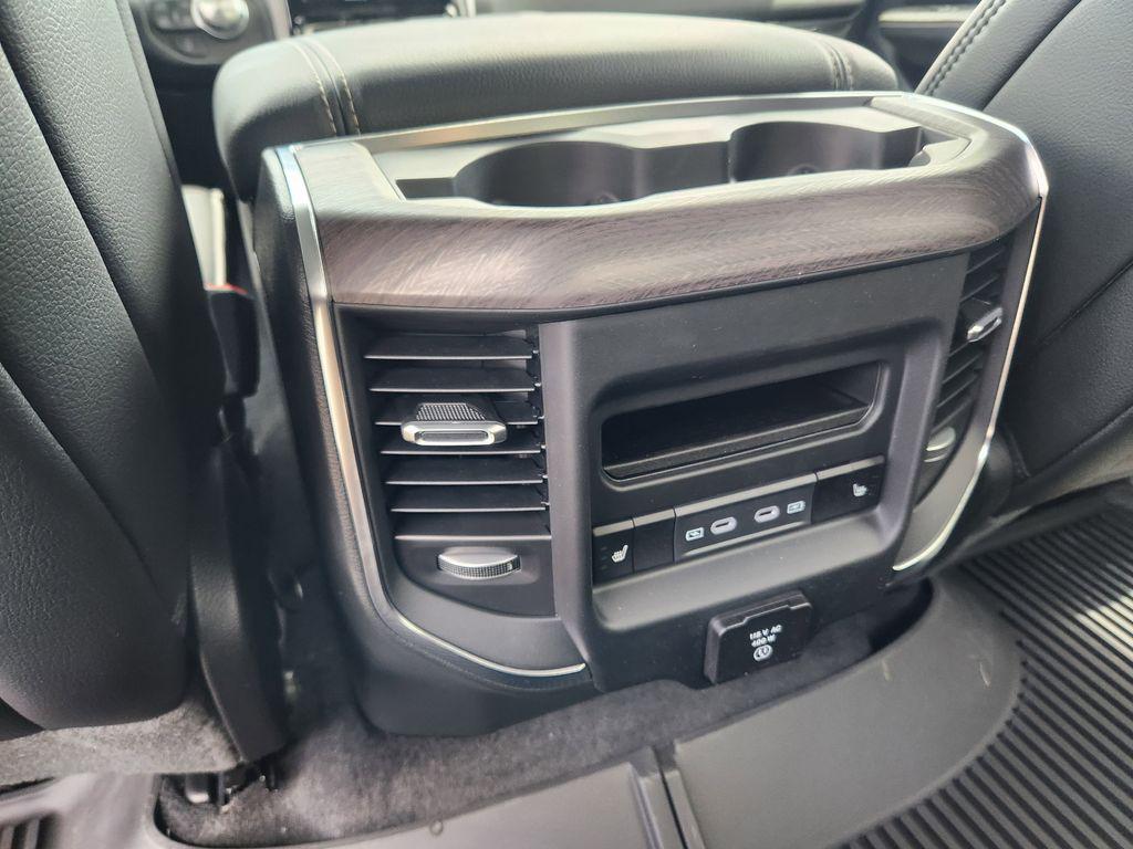 صورة مصغرة 32 لـ 2026 RAM 1500 LARAMIE