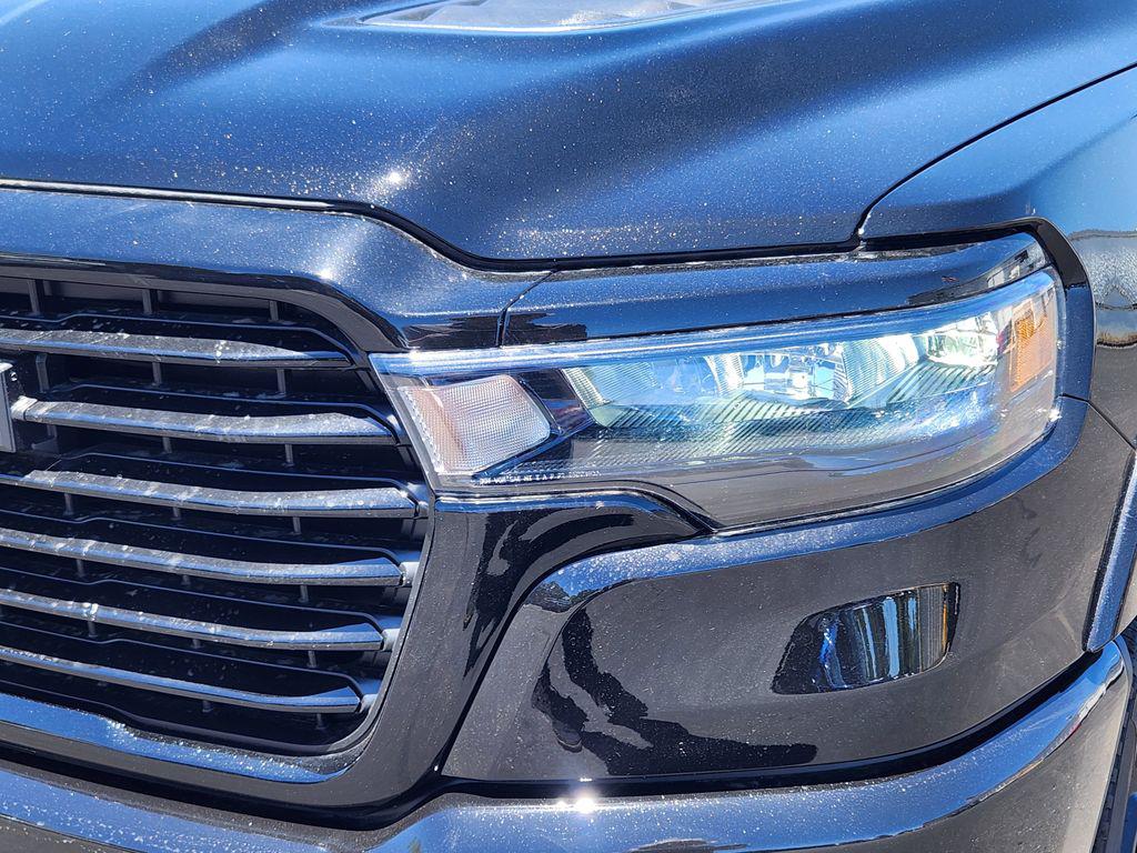 2026 RAM 1500 LARAMIE — фото 8