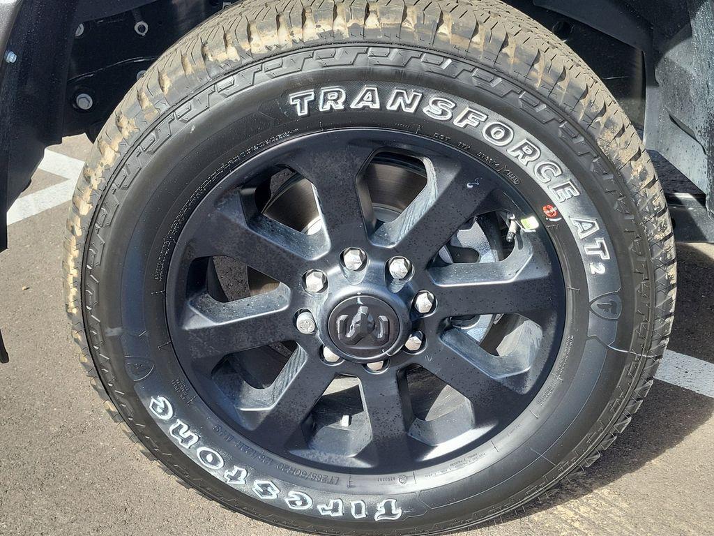 صورة 10 لـ 2026 RAM 2500 BLACK EXPRESS CREW CAB 4X4 8' BOX