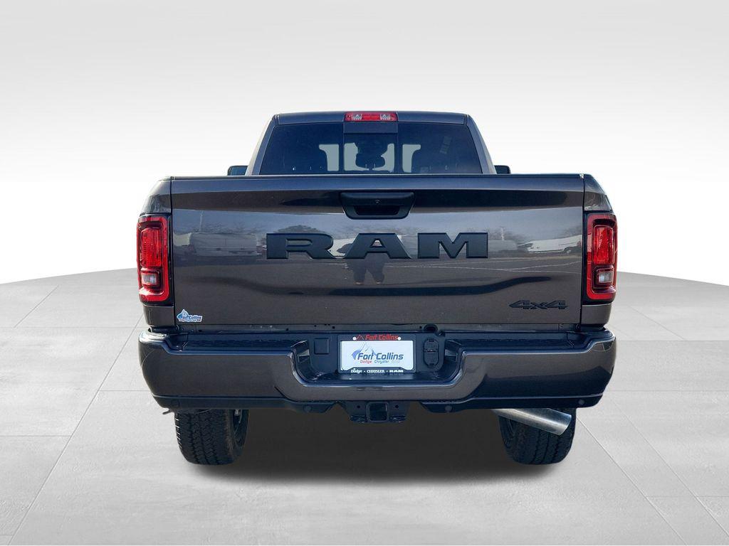 صورة 6 لـ 2026 RAM 2500 BLACK EXPRESS CREW CAB 4X4 8' BOX
