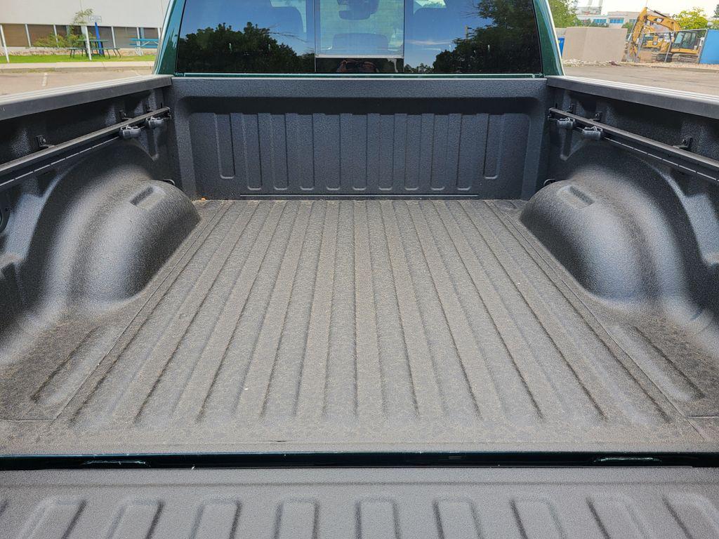 صورة مصغرة 32 لـ 2026 RAM 1500 LARAMIE