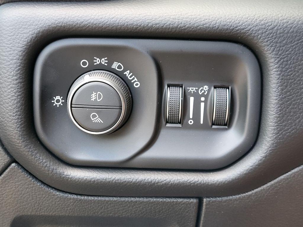 صورة مصغرة 23 لـ 2026 RAM 1500 LARAMIE