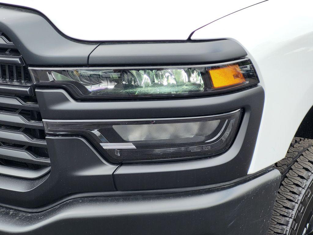صورة 6 لـ 2026 RAM 3500 TRADESMAN CREW CAB 4X4 8' BOX