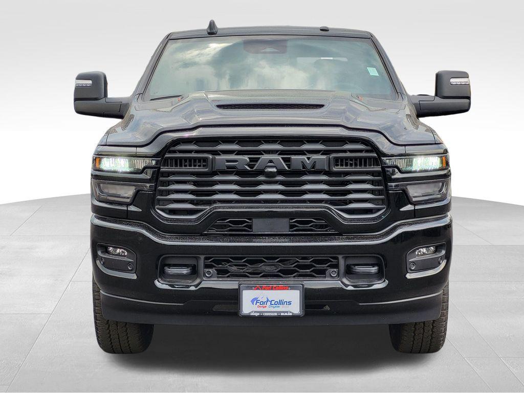 صورة 4 لـ 2026 RAM 2500 TRADESMAN CREW CAB 4X4 8' BOX