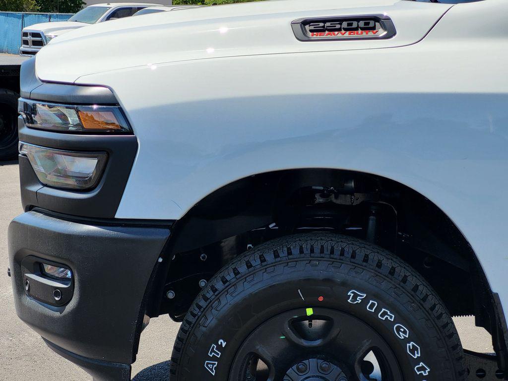 2026 RAM 2500 TRADESMAN CREW CAB 4X4 6'4' BOX — фото 9