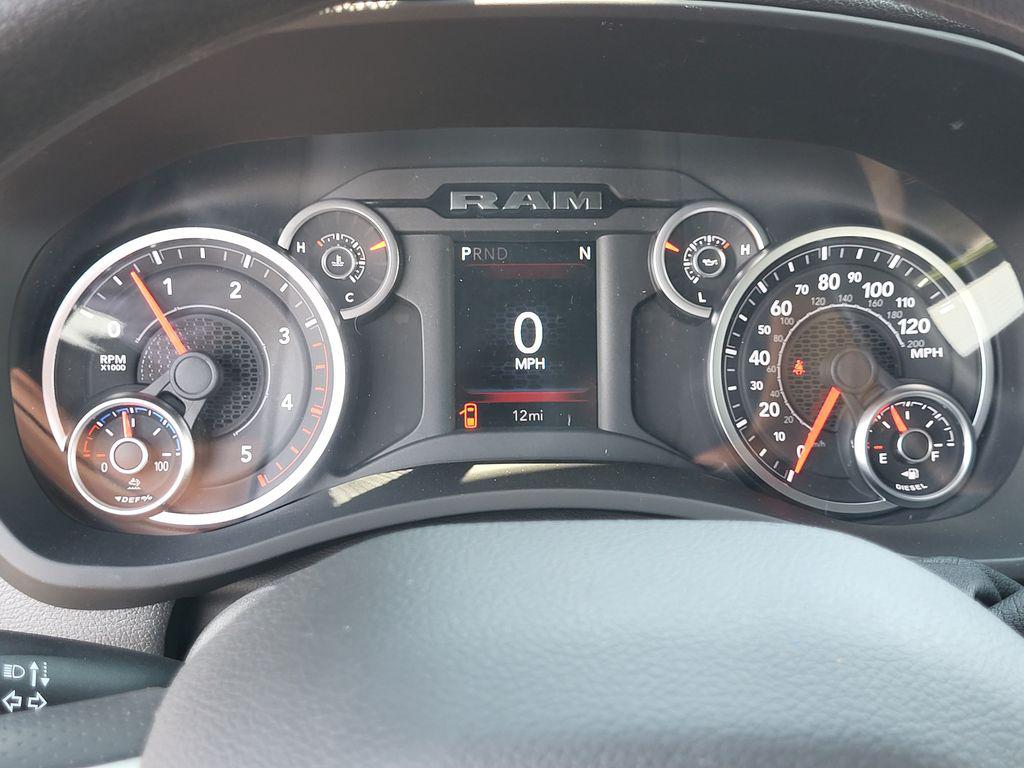 2026 RAM 3500 TRADESMAN CREW CAB 4X4 8' BOX — миниатюра 15