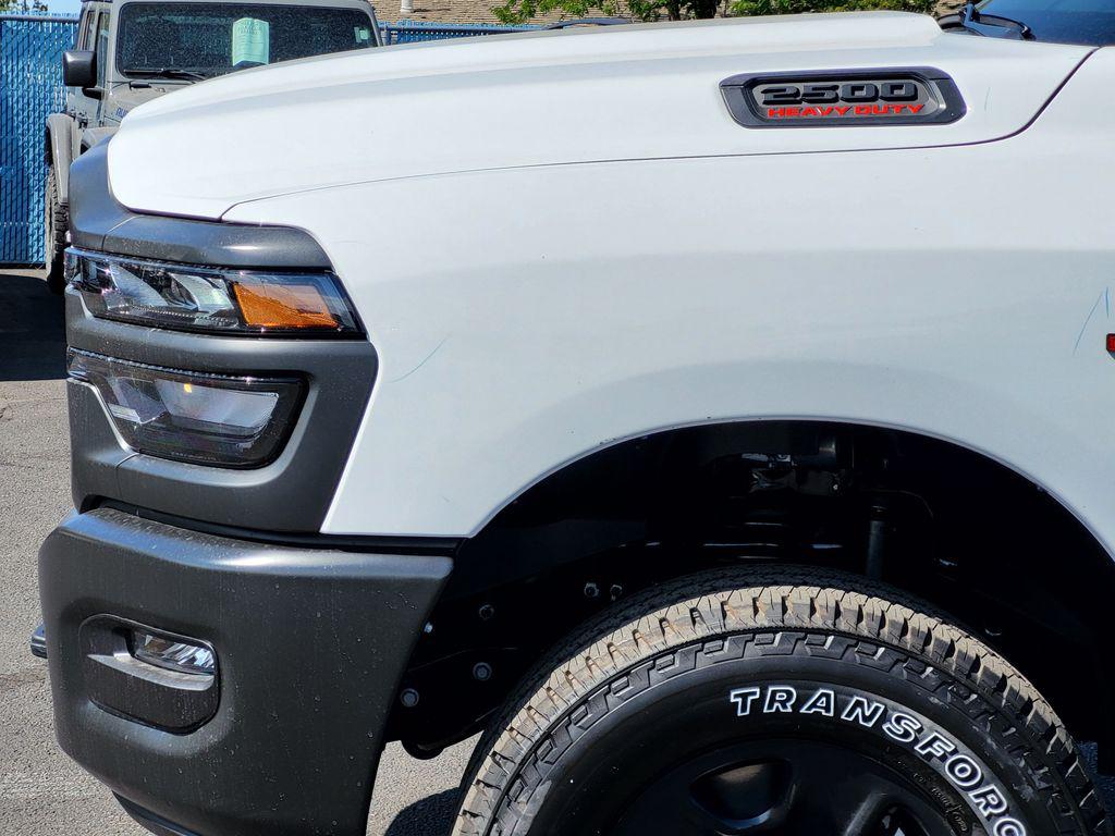 2026 RAM 2500 TRADESMAN CREW CAB 4X4 8' BOX — фото 9