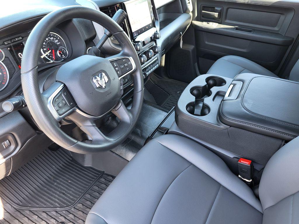 صورة مصغرة 13 لـ 2026 RAM 2500 TRADESMAN CREW CAB 4X4 8' BOX