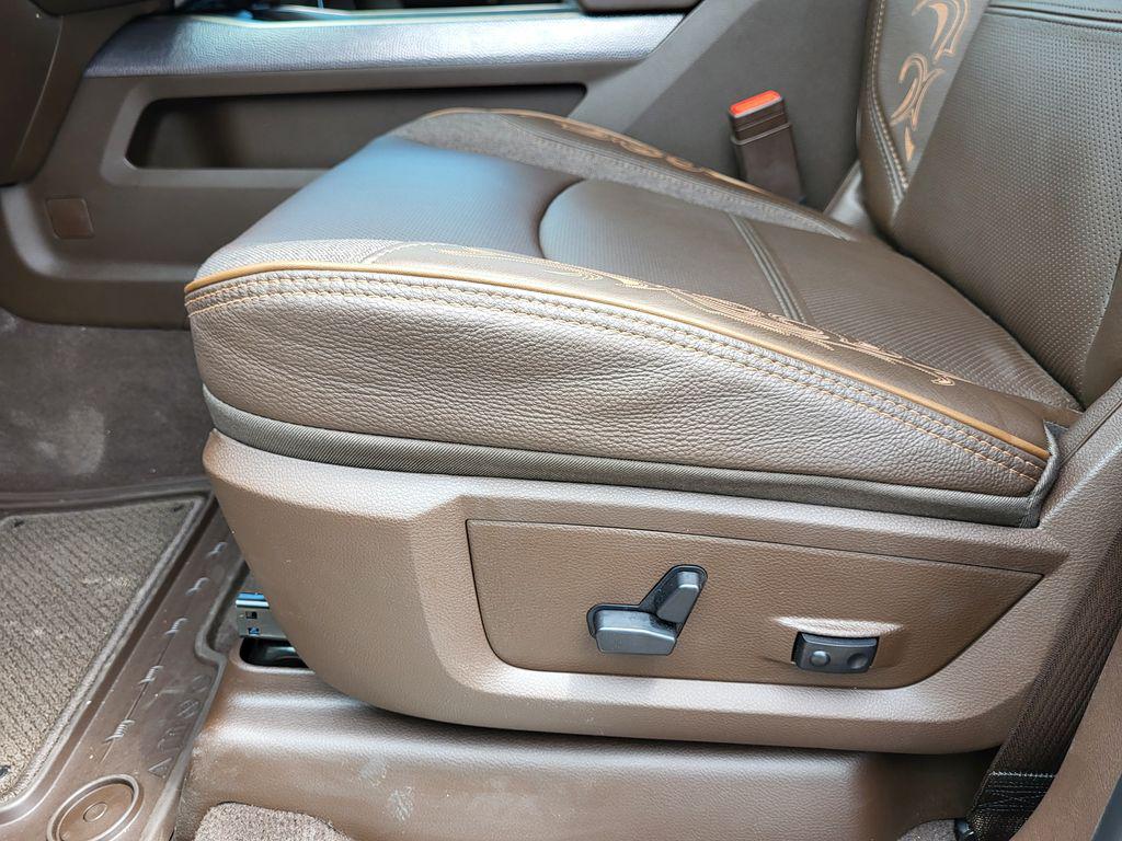 صورة مصغرة 24 لـ 2026 RAM 3500 LONGHORN