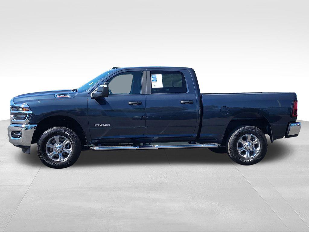 صورة 2 لـ 2025 RAM 2500 BIG HORN CREW CAB 4X4 6'4' BOX