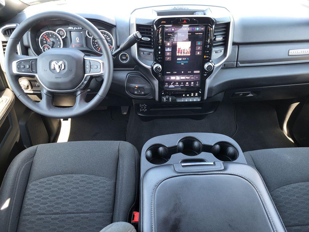2025 RAM 2500 BIG HORN CREW CAB 4X4 6'4' BOX — миниатюра 29