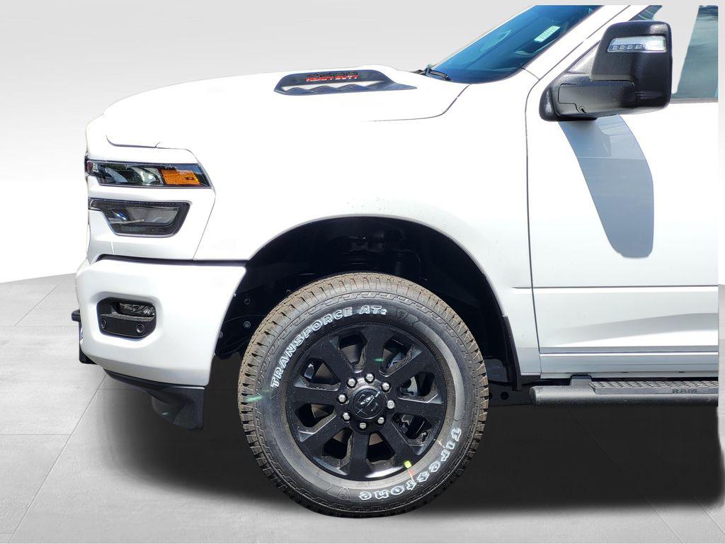 2026 RAM 2500 TRADESMAN CREW CAB 4X4 8' BOX — миниатюра 9