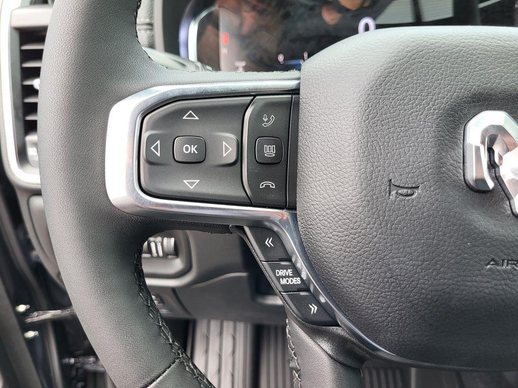 صورة مصغرة 27 لـ 2026 RAM 1500 LARAMIE