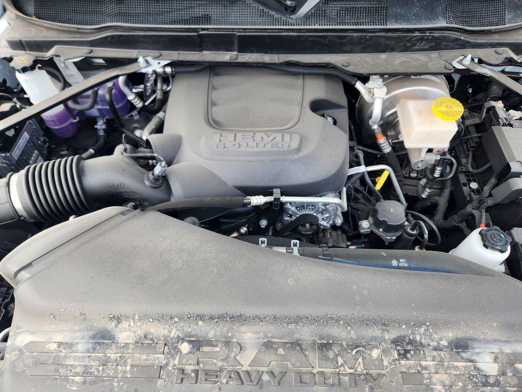 صورة مصغرة 32 لـ 2026 RAM 2500 BLACK EXPRESS CREW CAB 4X4 6'4' BOX