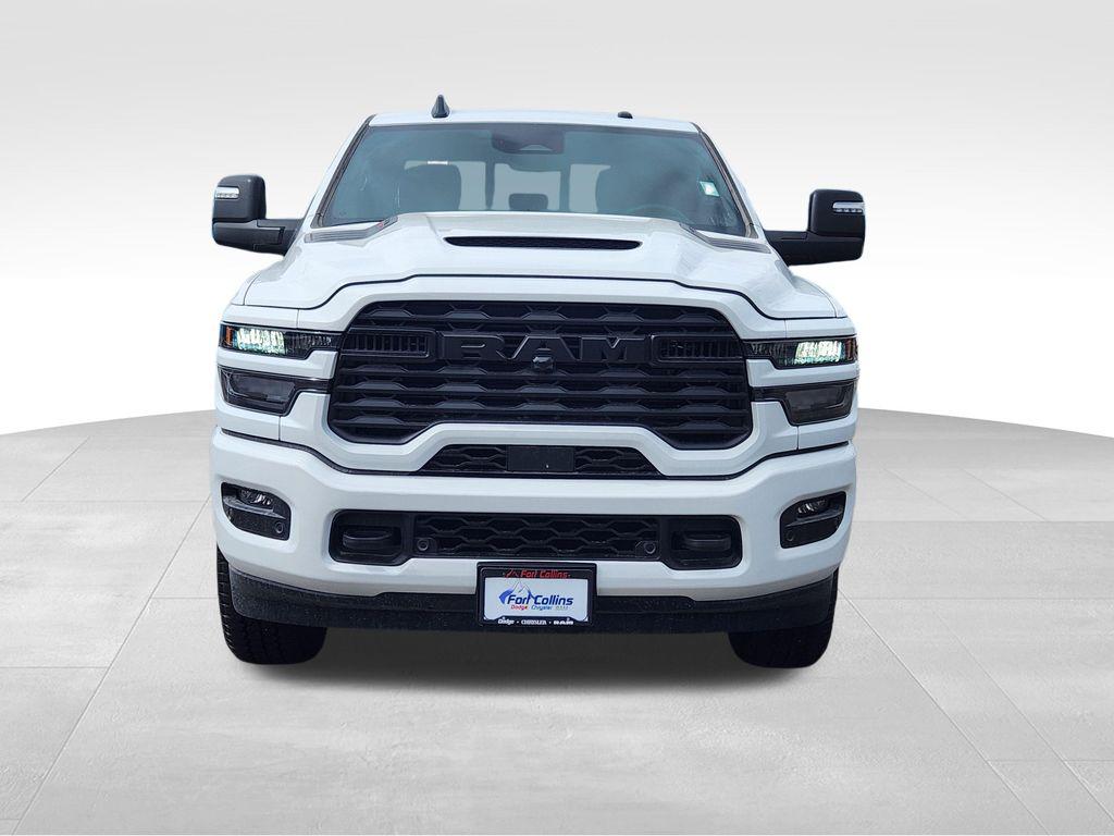 صورة 2 لـ 2026 RAM 2500 BLACK EXPRESS CREW CAB 4X4 6'4' BOX