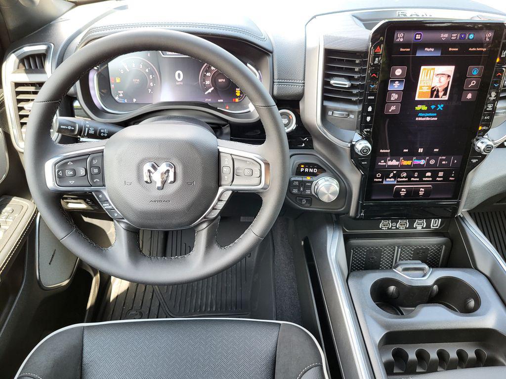 صورة مصغرة 27 لـ 2026 RAM 1500 LARAMIE