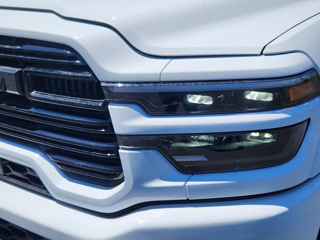 صورة 8 لـ 2026 RAM 3500 LARAMIE CREW CAB 4X4 8' BOX