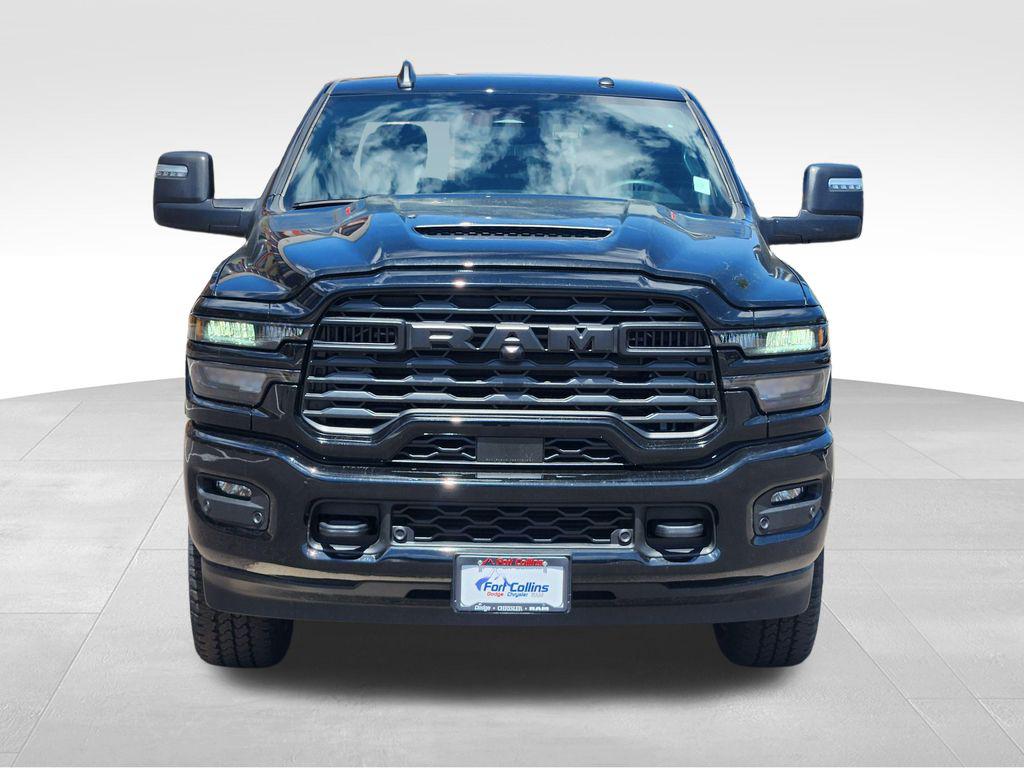 صورة 2 لـ 2026 RAM 2500 BLACK EXPRESS CREW CAB 4X4 6'4' BOX