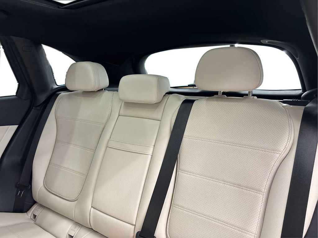 صورة مصغرة 24 لـ 2026 Mercedes-BENZ GLC