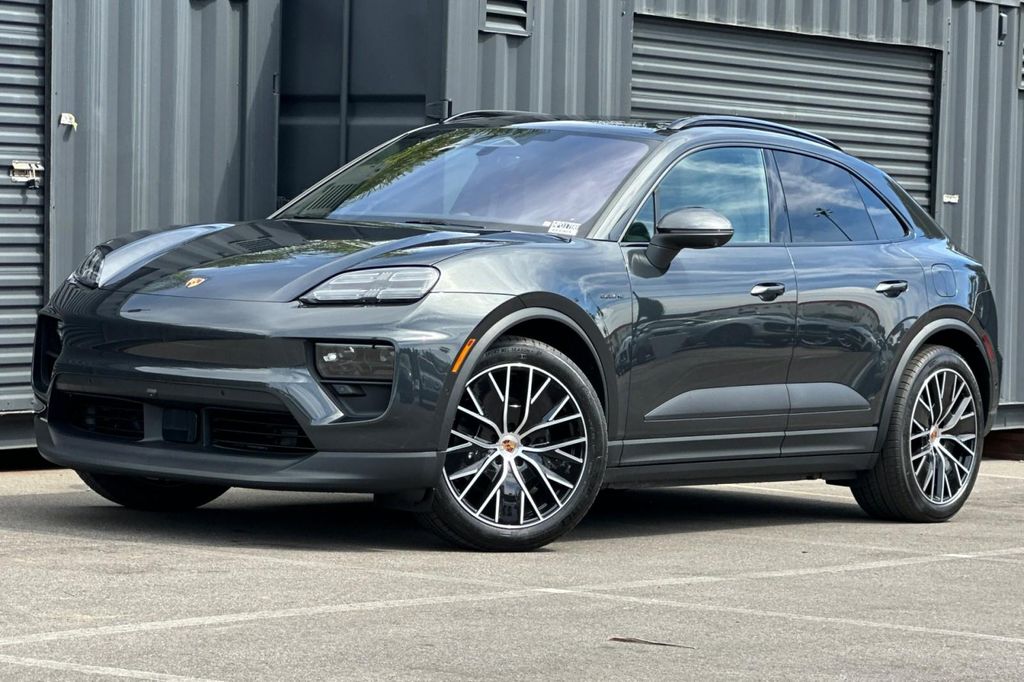 New 2026 Porsche Macan Macan Electric