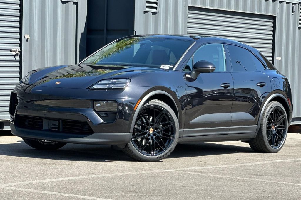 New 2026 Porsche Macan Macan Electric