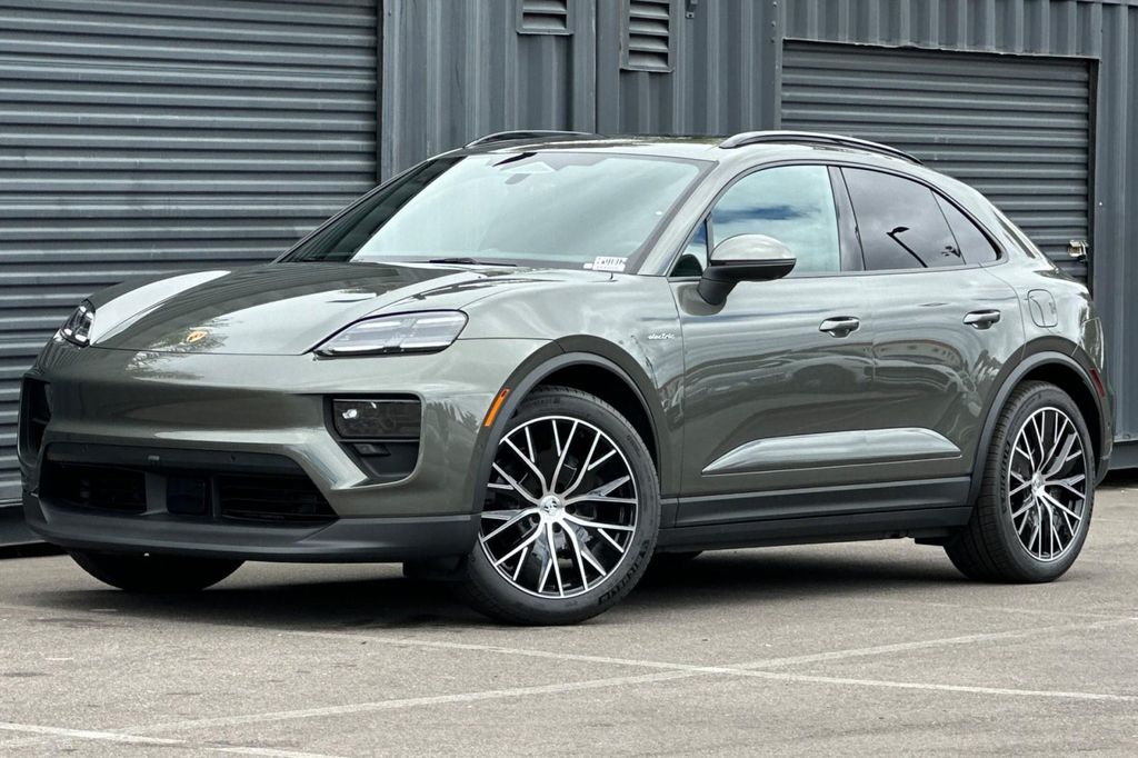 New 2026 Porsche Macan Macan Electric