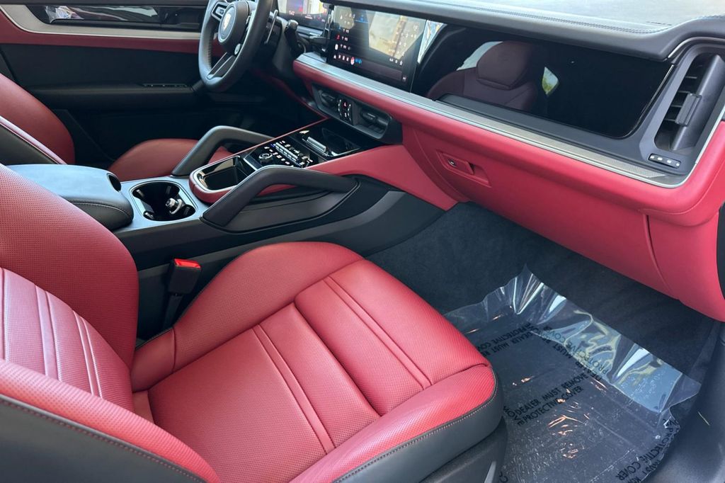 2026 Porsche CAYENNE S 缩略图 16