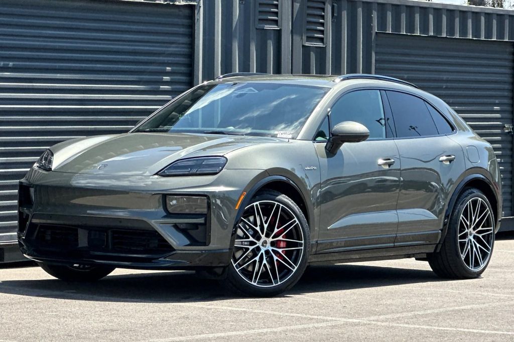New 2026 Porsche Macan Macan Electric Turbo
