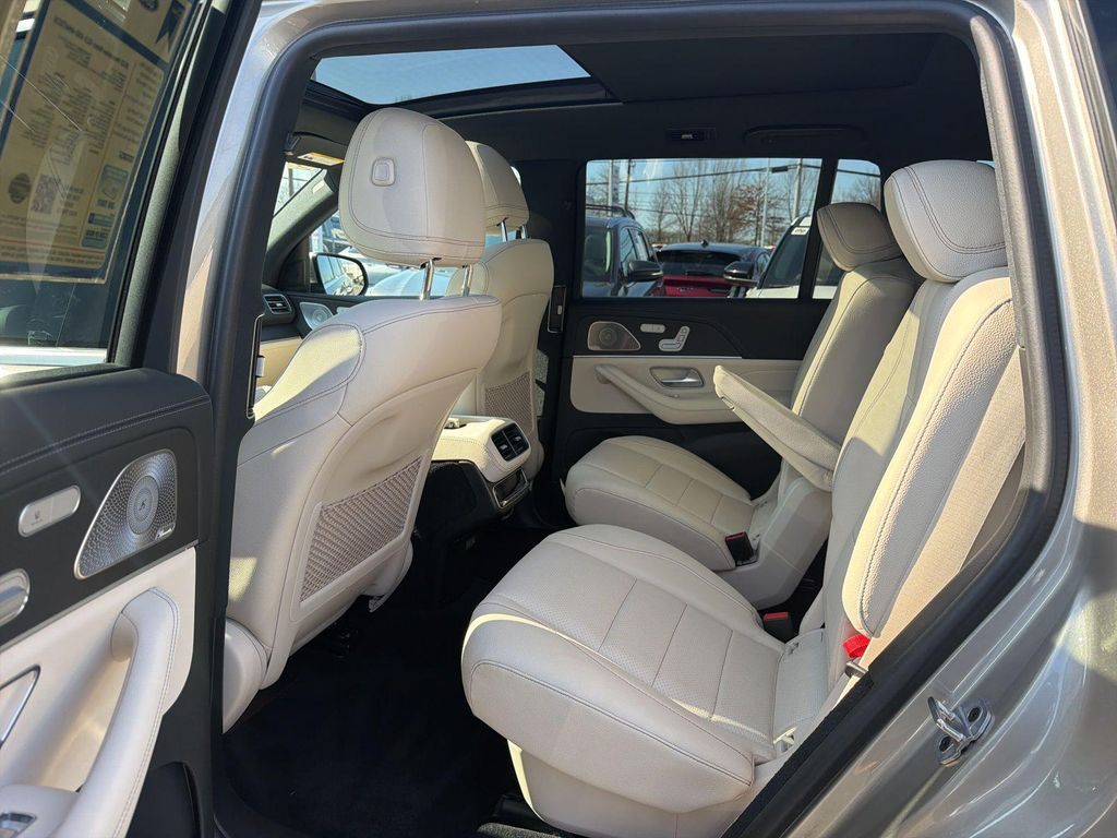 MERCEDES-BENZ GLS - 6