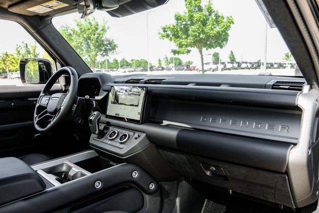 2025 LAND Rover DEFENDER P500 V8 — фото 16