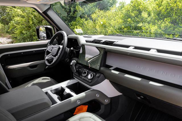 2026 LAND Rover DEFENDER P300 S thumbnail 17