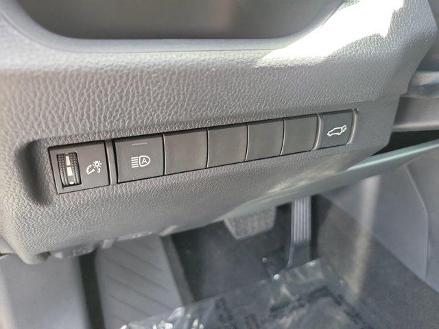 2025 Toyota RAV4 XLE — миниатюра 23