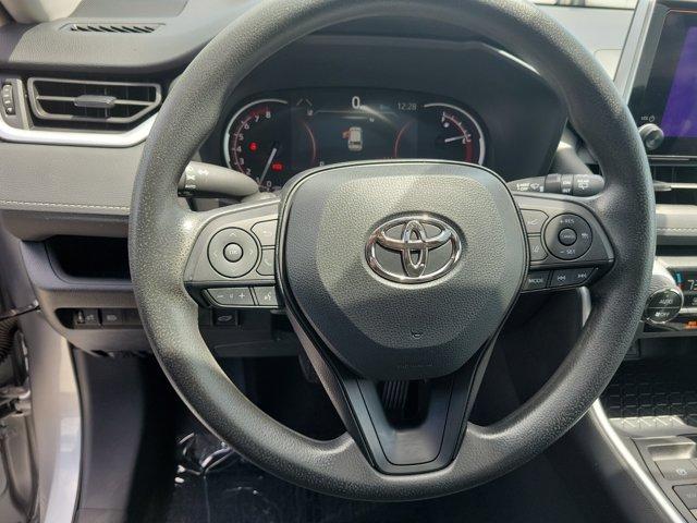 2025 Toyota RAV4 XLE — миниатюра 24