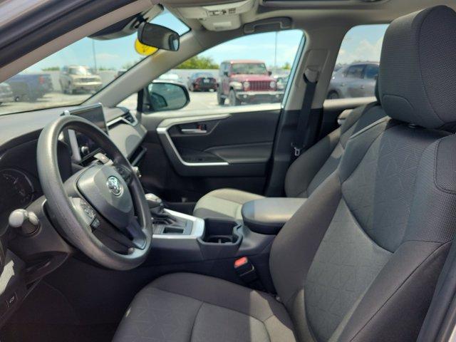 2025 Toyota RAV4 XLE — миниатюра 20