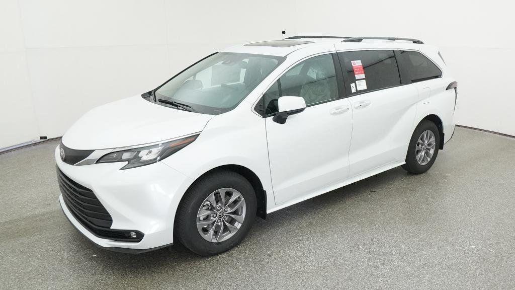 New 2026 Toyota Sienna XLE 8 Passenger