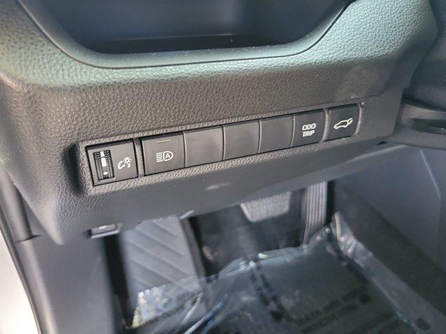 صورة 21 لـ 2023 Toyota RAV4 PRIME XSE