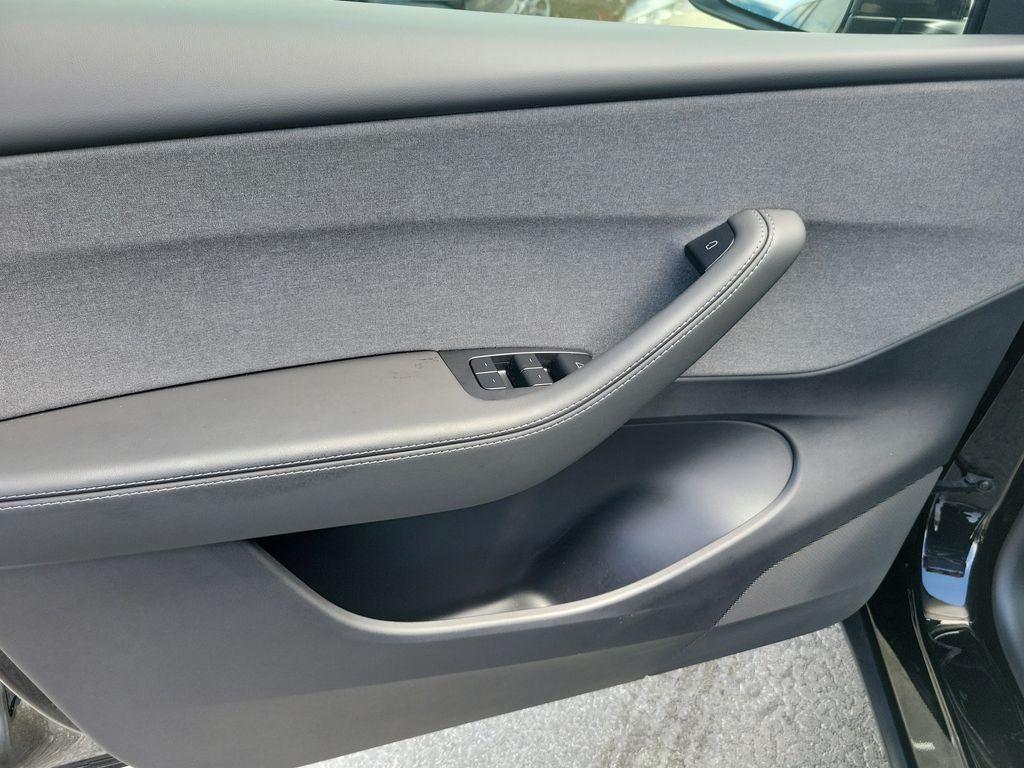 2026 Tesla MODEL Y LONG RANGE 缩略图 20