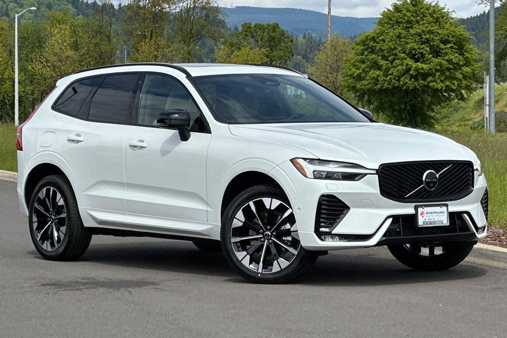 New 2026 Volvo XC60 B5 Plus