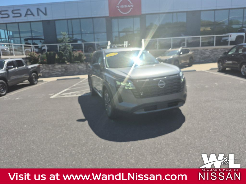 New 2026 Nissan Pathfinder Platinum