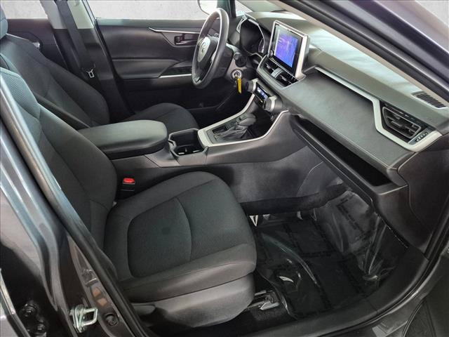 2025 Toyota RAV4 LE thumbnail 21