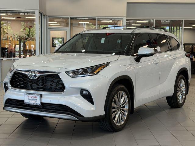 New 2026 Toyota Highlander Platinum