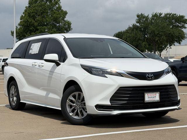 New 2026 Toyota Sienna LE